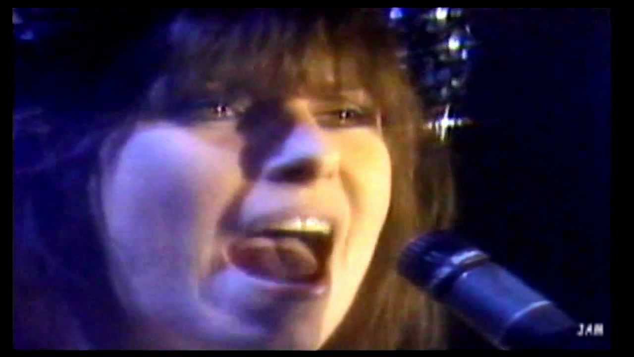 Pretenders - Middle Of The Road HD