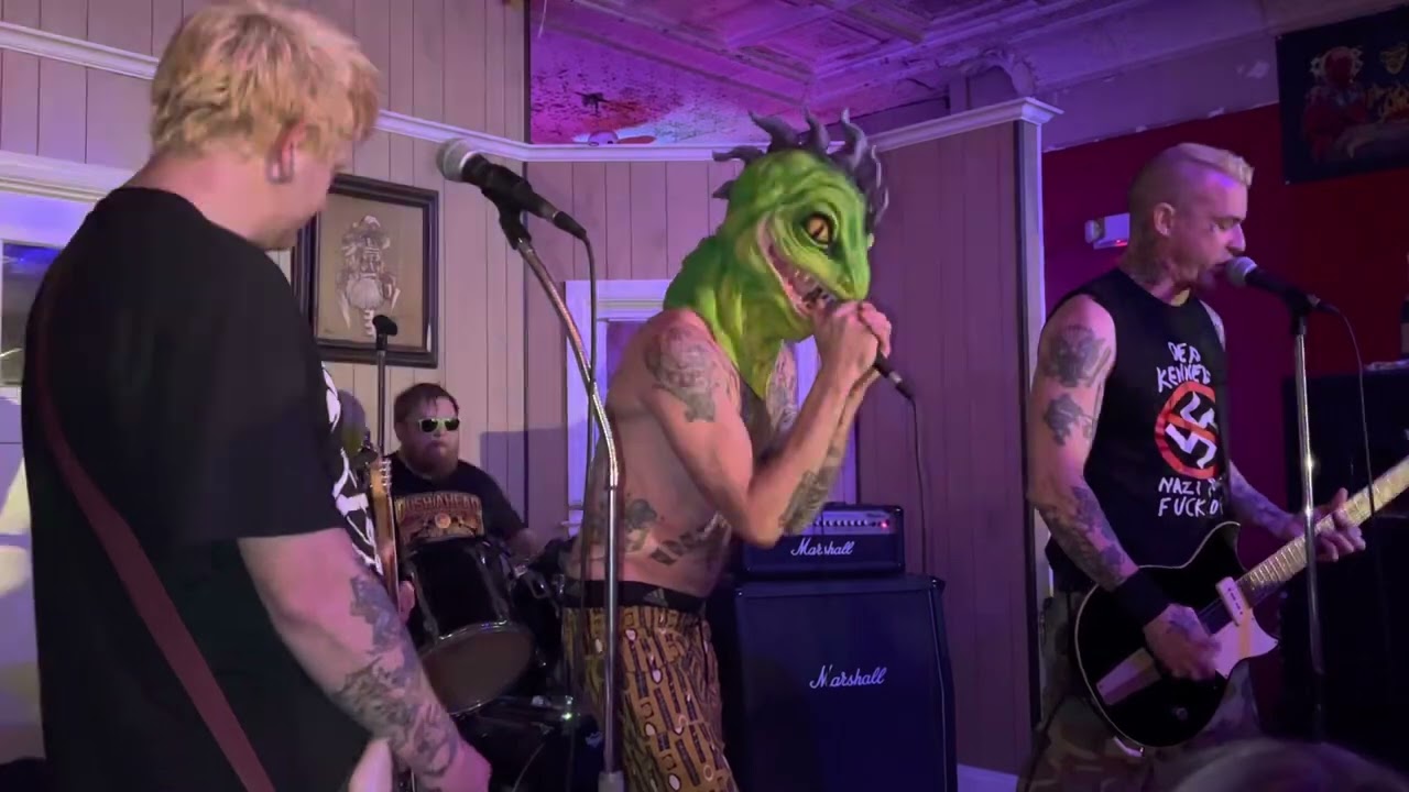 Lizard McGuire And The Sexy Boys Perform &ldquo;No Nazi Cheese&rdquo; At The Stoop