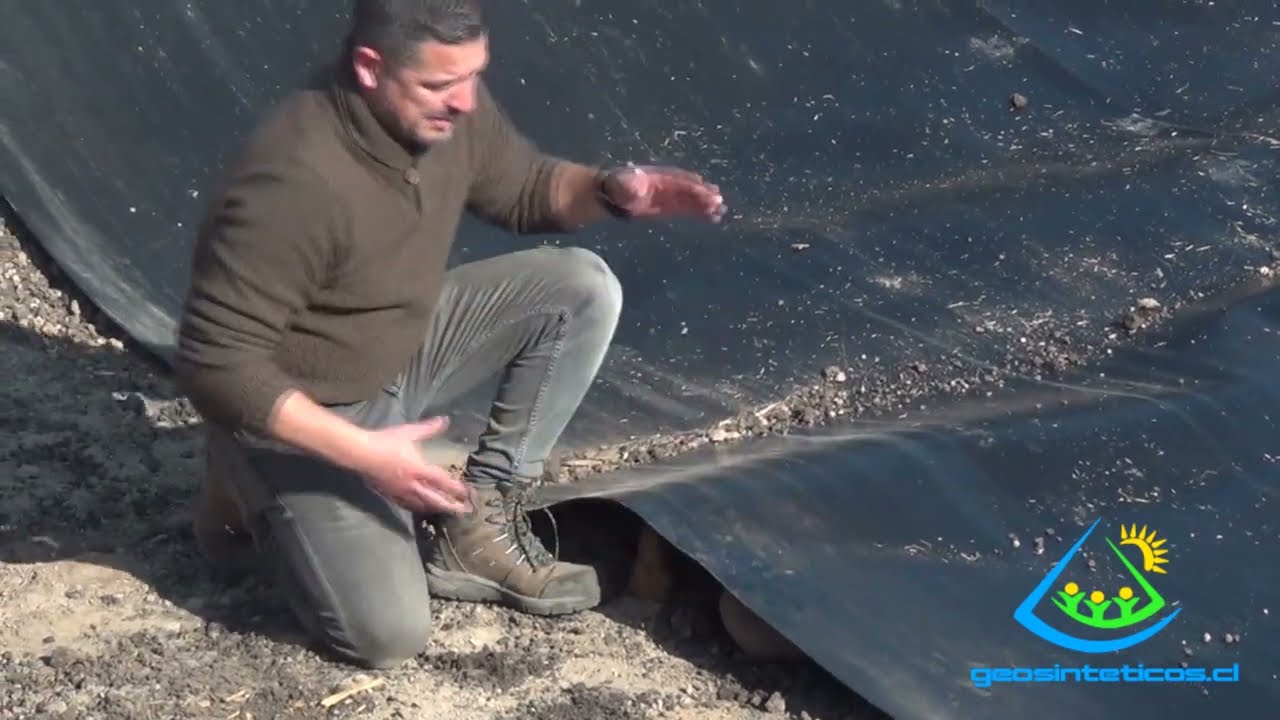 Instalación de Geomembrana en Terreno