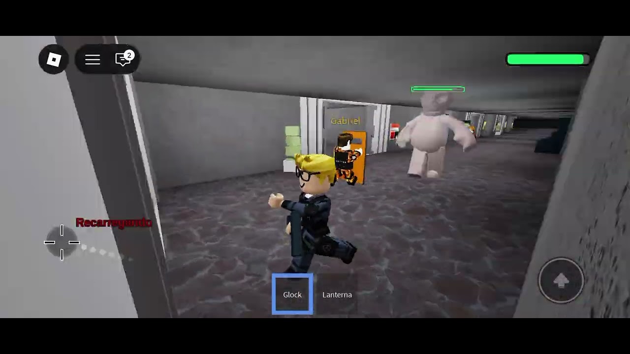 Jogando um jogo de SCP no Roblox 