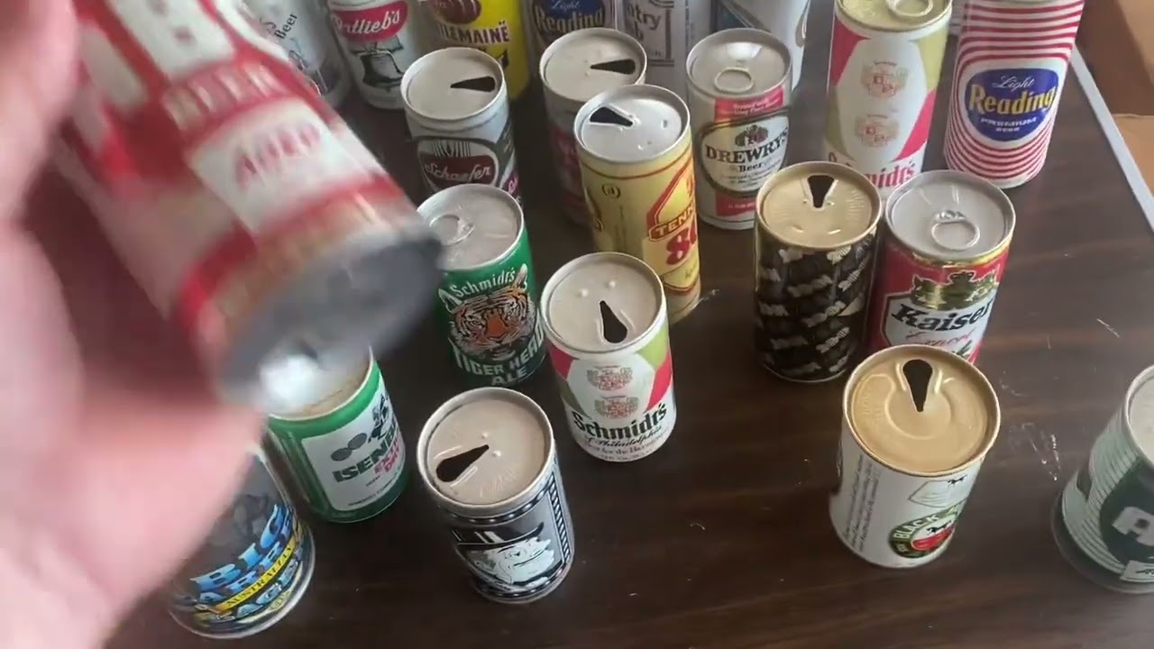 Я купил коллекцию пивных банок за 30 долларов.