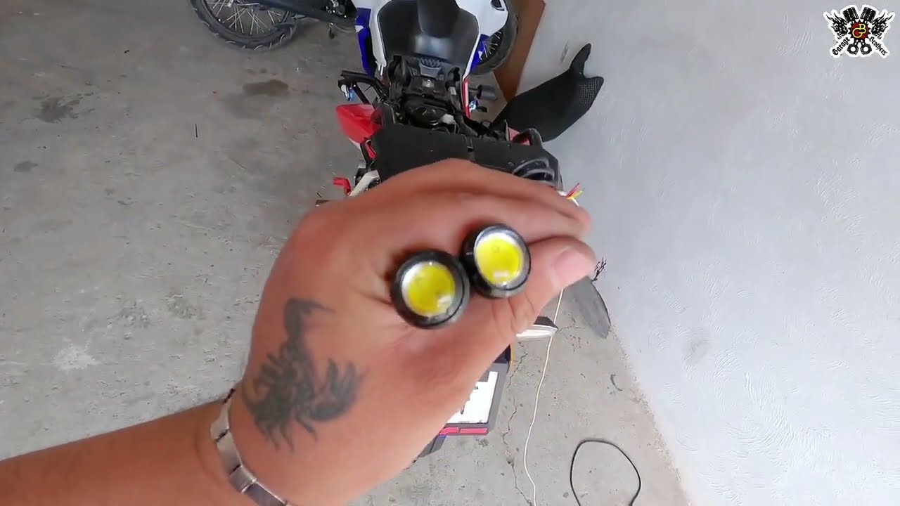 Instalación de estrobos cb190r