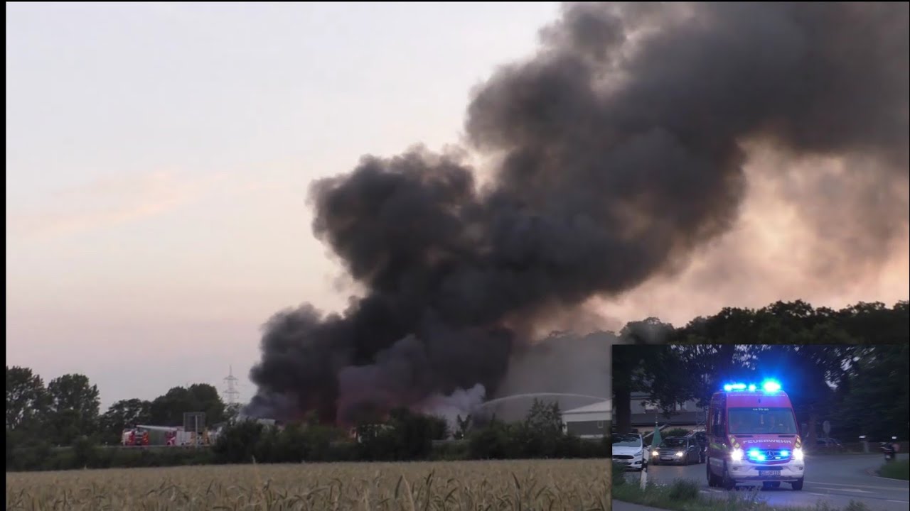 [Feuer_6] Recyclinganlage in Vollbrand - 250 Kräfte in Bohmte im Einsatz