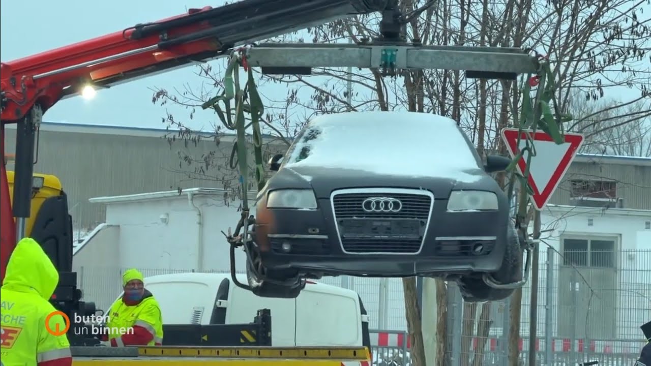 Massenhaft Schrottautos in Bremen abgeschleppt