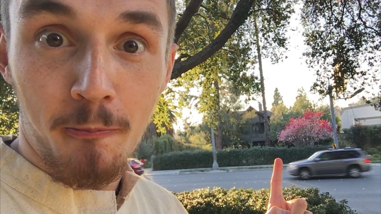 SNEAKING INTO  A HAUNTED HOUSE!