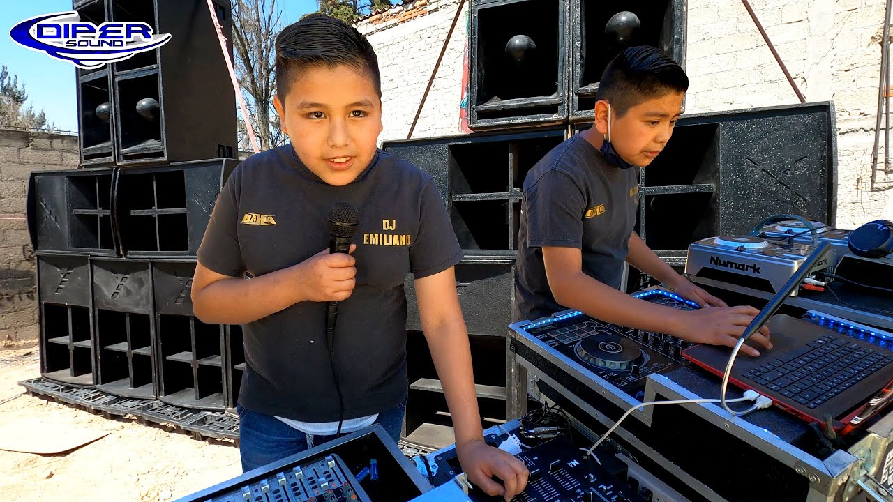 SONIDO BAHIA NOS MUESTRA SU EQUIPÓ Y ADEMAS UN MOLE PREPARADO TRADICION DE LA ZONA CUATITLAN IZ