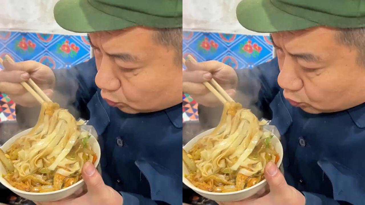 打糖棍今天生意不错，买上二两肉回家鸟碗手擀面！#农村生活 #伙伴计划#成院长#农村美食生活#农村生活记录#大口吃饭