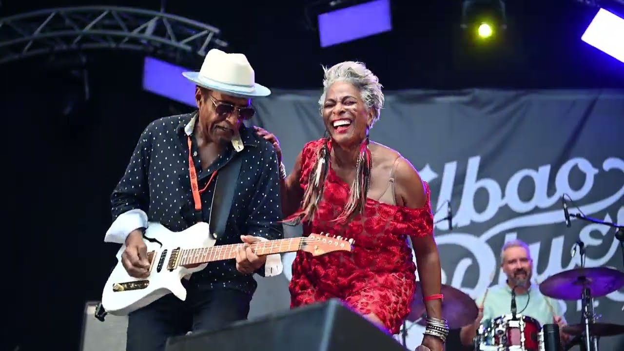 Shakura S'Aida with Vasti Jackson guitar guest at the 2023 Bilboa Blues Festival.