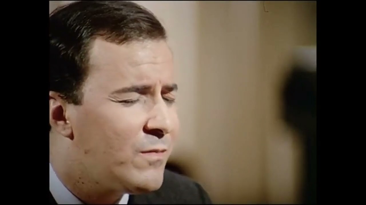 JOÃO GILBERTO NA ALEMANHA-  SAMBA DA MINHA TERRA e GAROTA DE IPANEMA (ALEMANHA 1967)