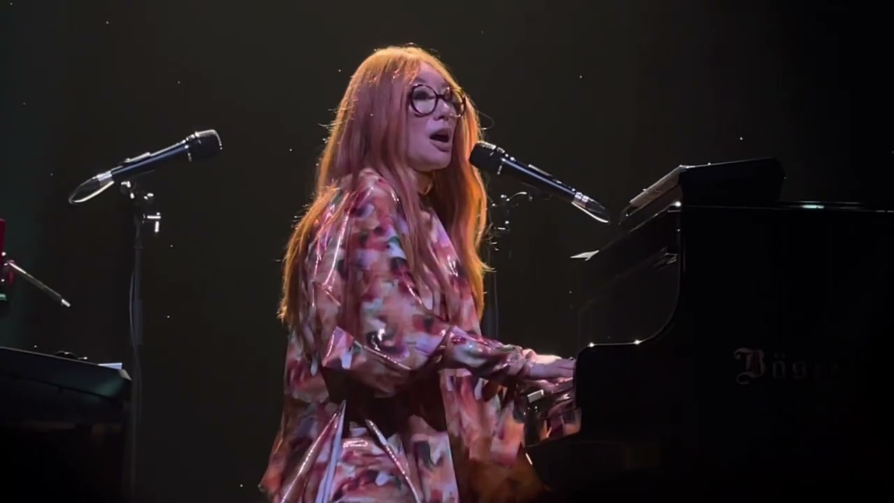 Tori Amos - Precious Things (The London Palladium 12/03/2022)