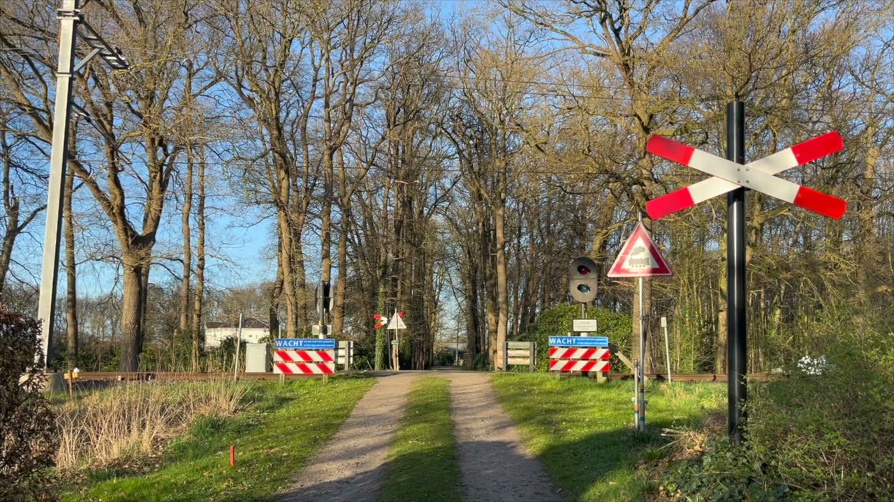 Spoorwegovergang Heino // Dutch Railroad Crossing