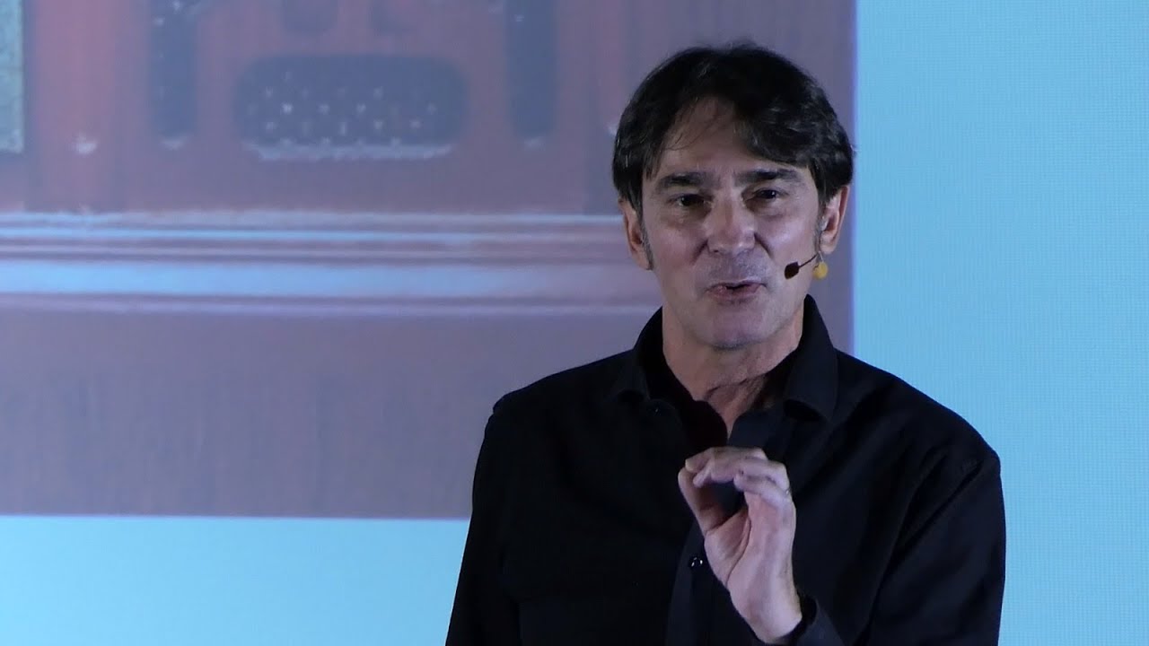 Realt&agrave; virtuale: Un&rsquo;esperienza al di l&agrave; del tempo e dello spazio | Stefano Gallarini | TEDxVittoria