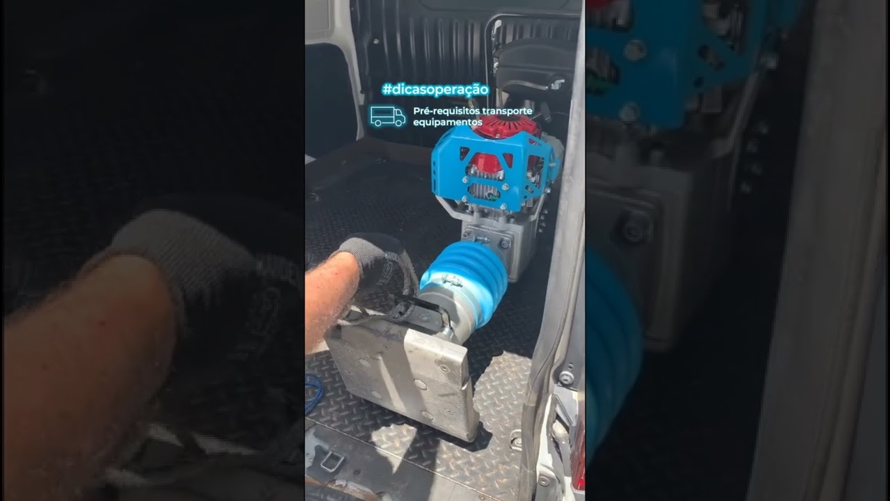 Como transportar um compactador de solo tipo 