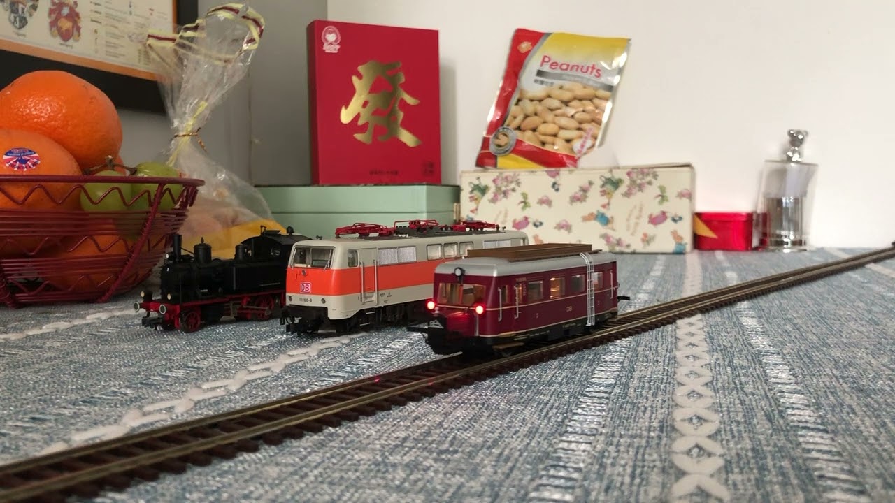 TRIX HO Railcar VT88.9 of DB ERA III with sound 