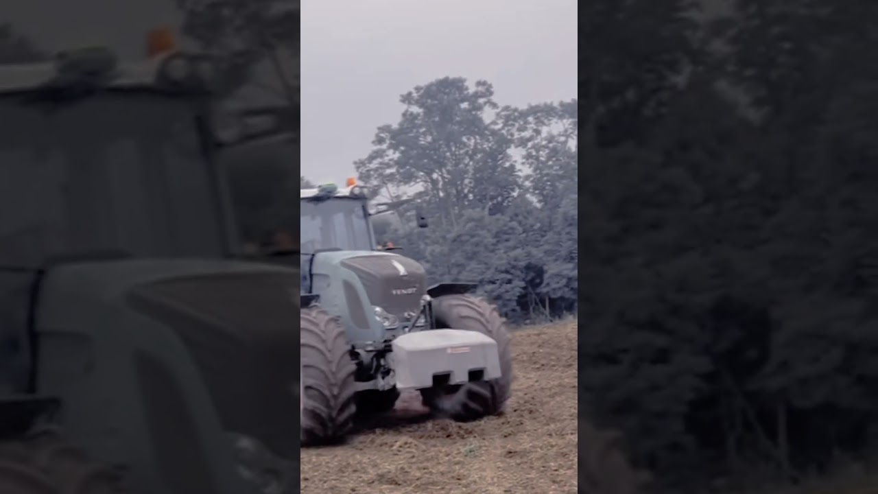 Discing with FENDT 930 tractor