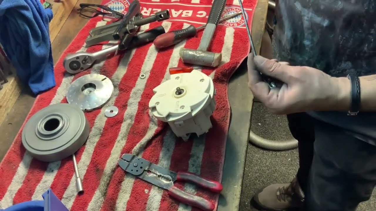 Miele Staubsauger S 5780 und Motor MRG 742-42/2 Reparatur Anleitung