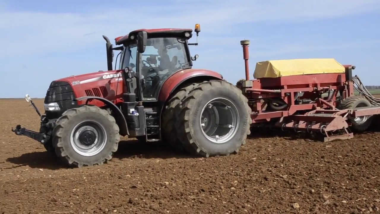 Semis d'orges de printemps 2018. Case Puma 165 & Herriau TR 24 Turbosem