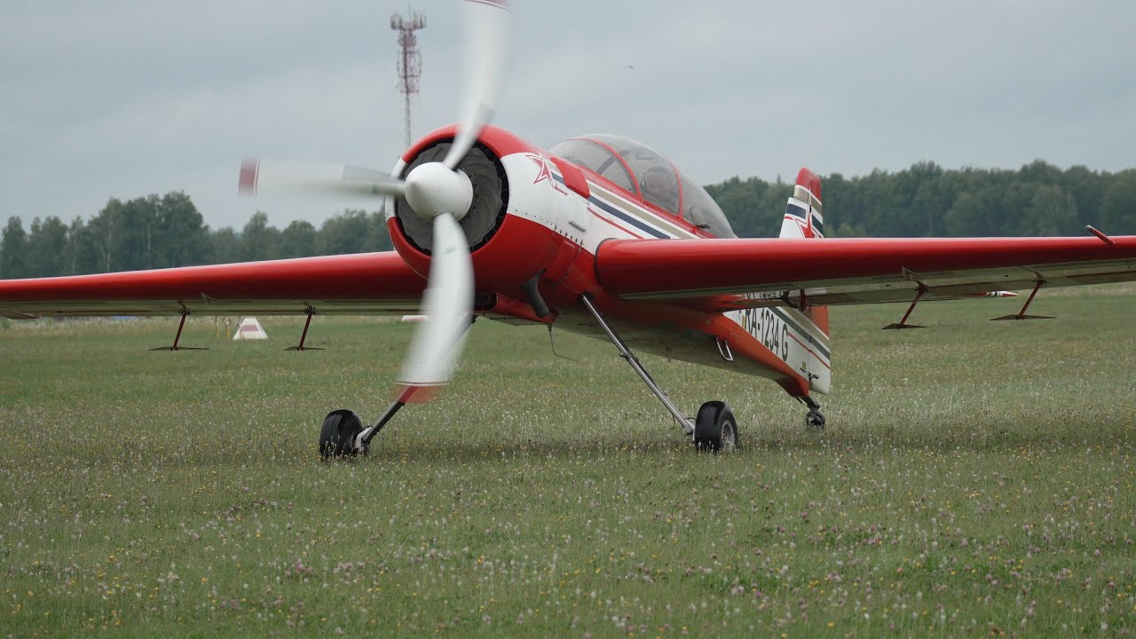 Барсы, Як-52, заправка и взлёт, Новосибирск