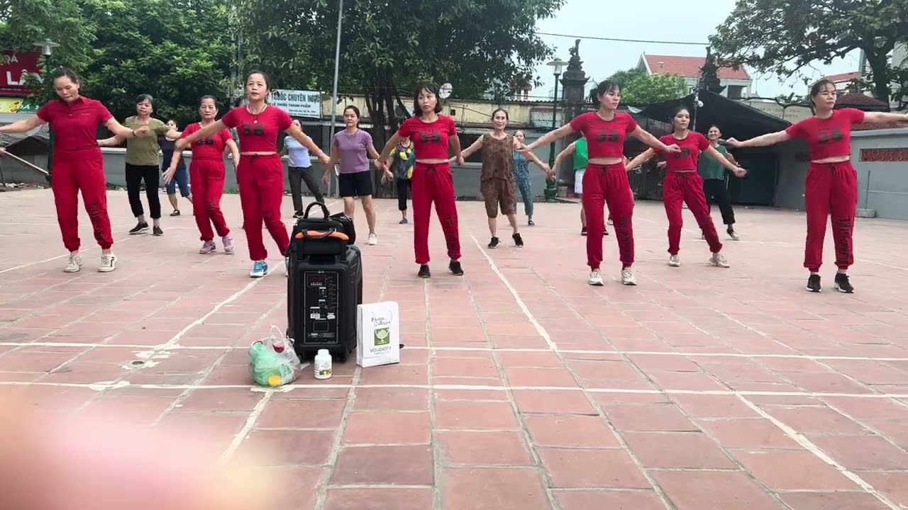 ngày 12 tháng 10, 2023