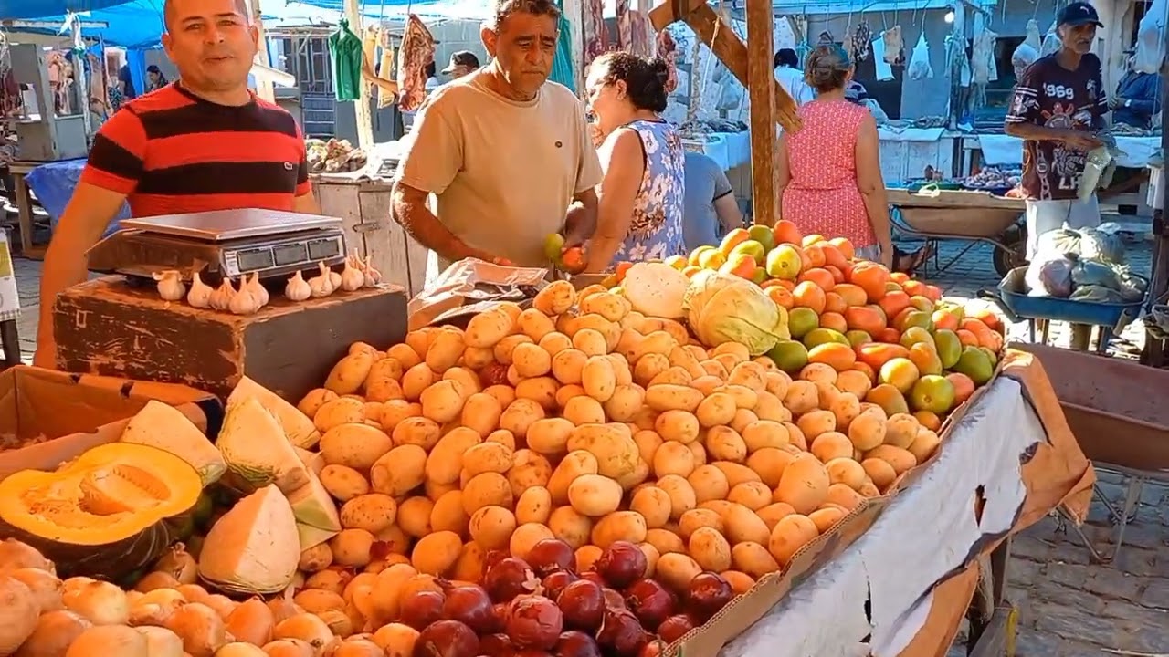 Feira livre de Barra de Santa Rosa pb Brasil 07/2023