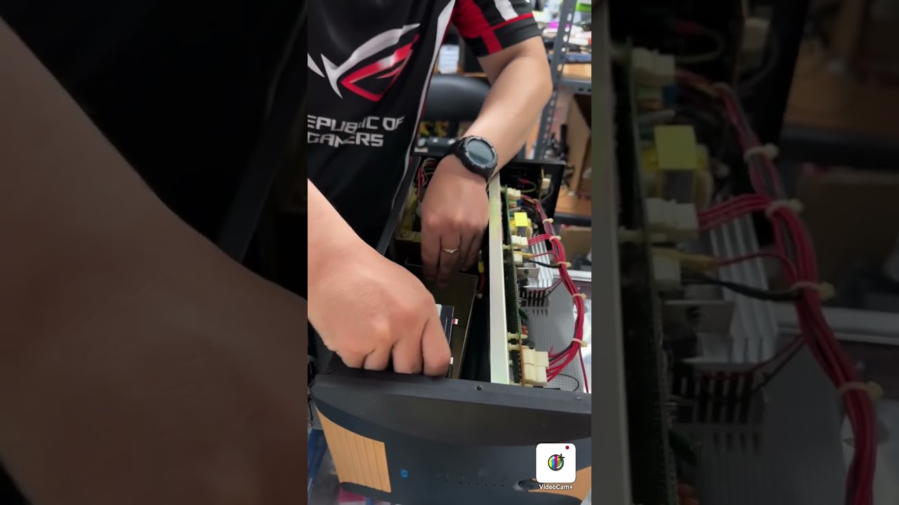 Mengganti aki ups dengan aki yuasa untuk ups ica 2000va ditoko house of computer