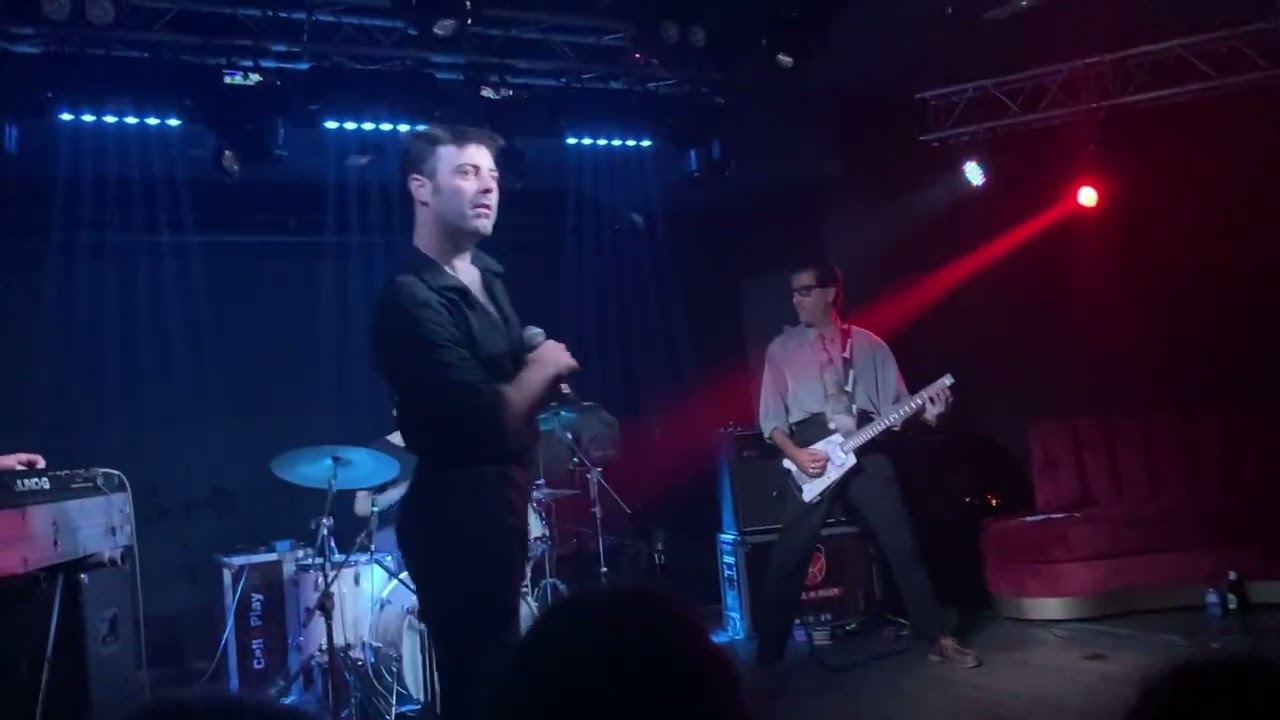 El Ultimo Vecino en directo.  Tu Casa Nueva. Sala Independance 20/10/2022