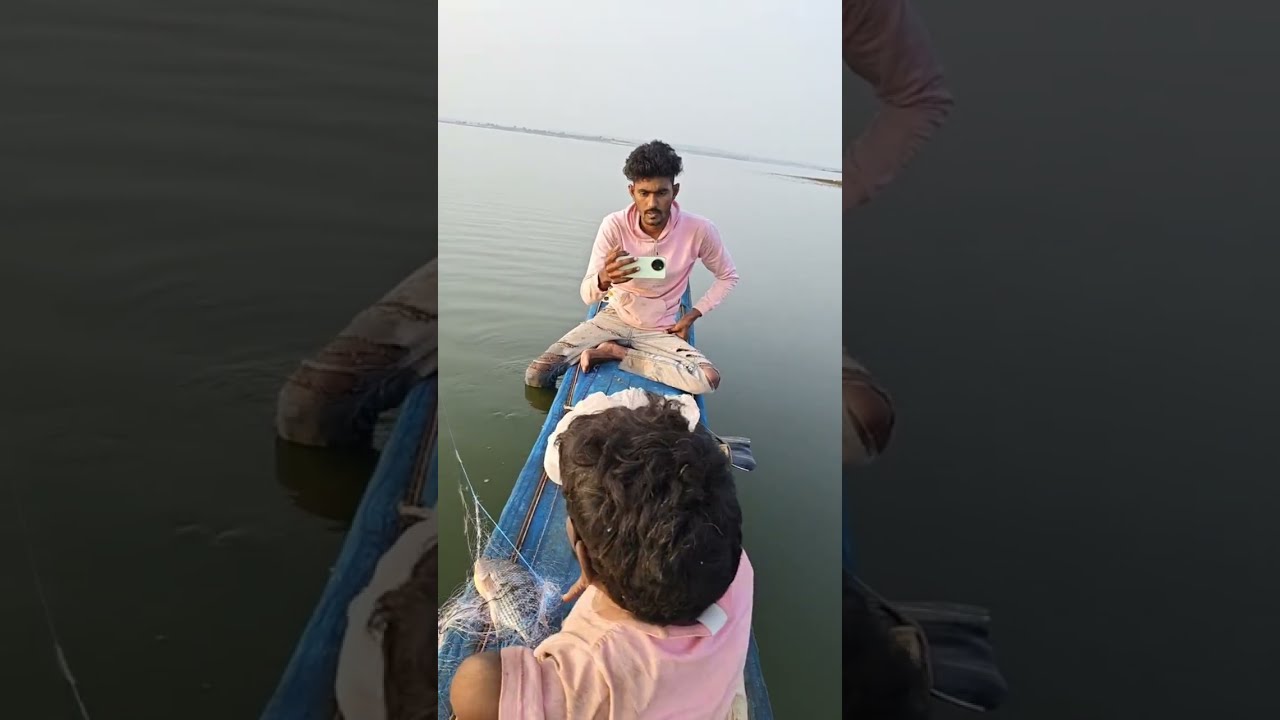 Catching A lot of Fish with using net Fishing 🎣🎣🦦