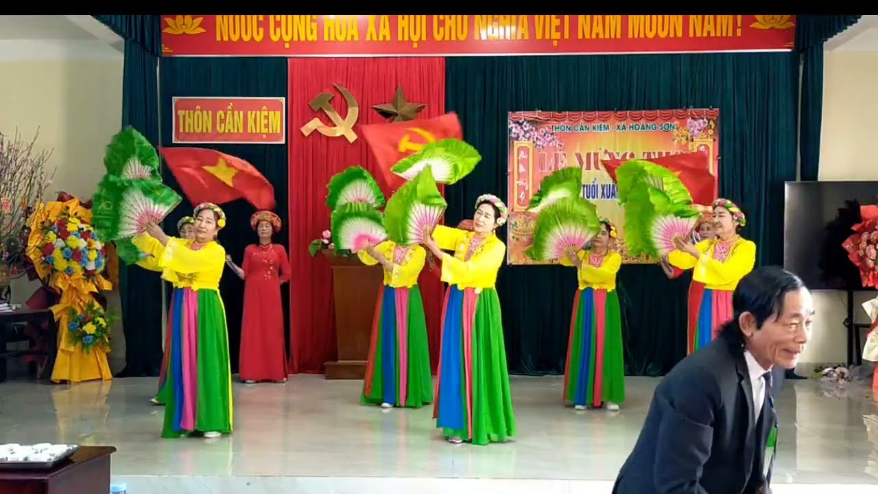 Xã Hoằng Sơn.chi hội người cao tuổi thôn cần kiệm.múa chèo, Đất nước tình Xuân.