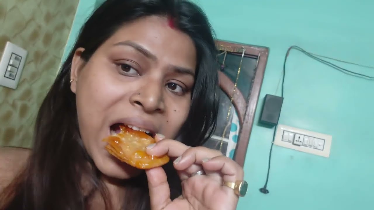 পুরীর গজা বানিয়ে খাওয়ার পর তো কেদেই দিলাম 🥹🥹#minivlog #love #vlog চলে গেলে আর কেউ তো আসে না 😭😭🙏🙏