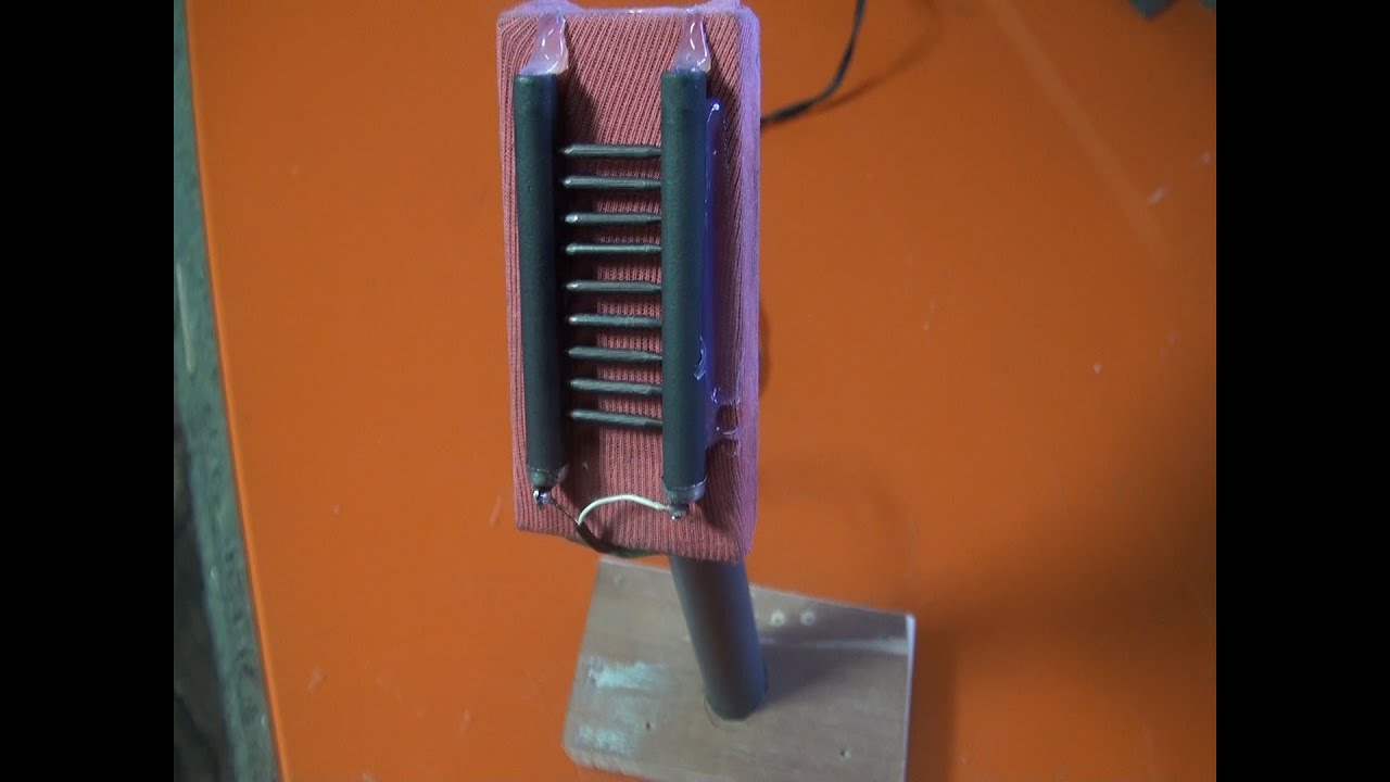 Micrófono casero con pilas y lápices