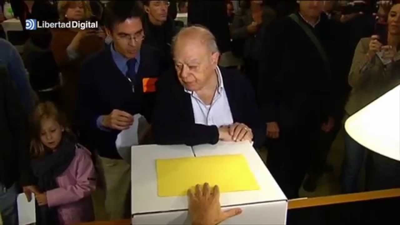 Jordi Pujol y Marta Ferrusola acuden a votar en el 9N