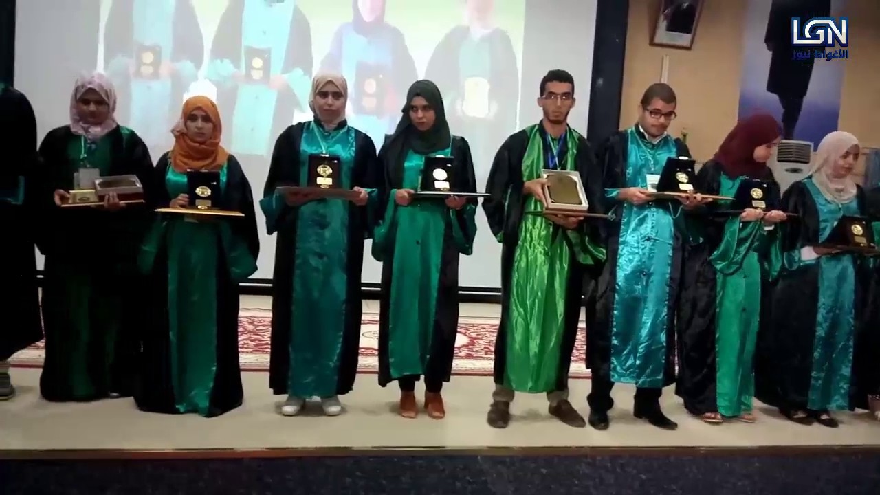 حفل إختتام السنة الجامعية  2216_2017 بالاغواط  بتكريم احسن المتفوقين . حكيم ب