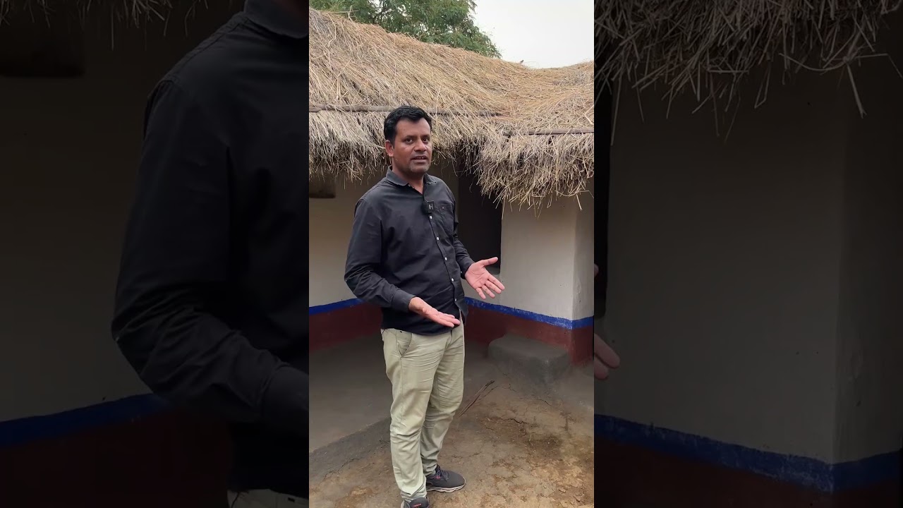 The farmer built a house as beautiful as heaven using straw.