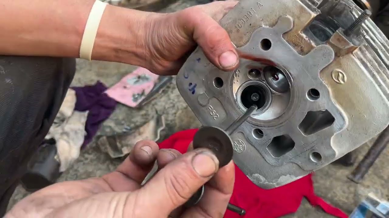 How to Fix Engine Oil Burning + Carburetor & Cylinder Head Ser