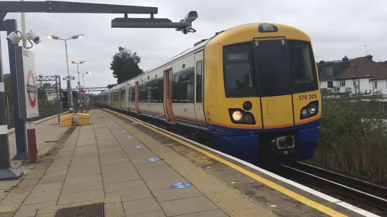 Trains at South Kenton (WCML + WDC) 24/10/20