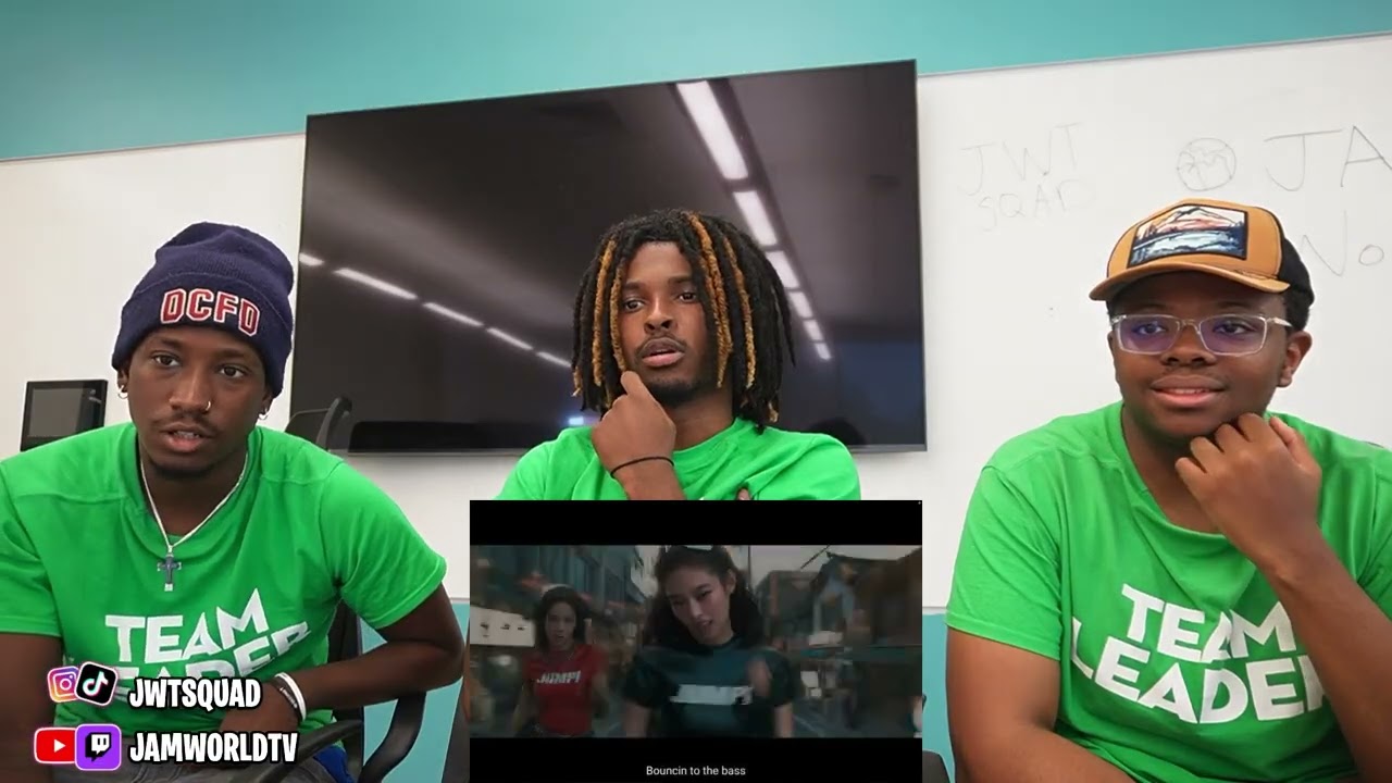 REACTING TO BLACKPINK FOR THE FIRST TIME...BLACKPINK- JUMP REACTION