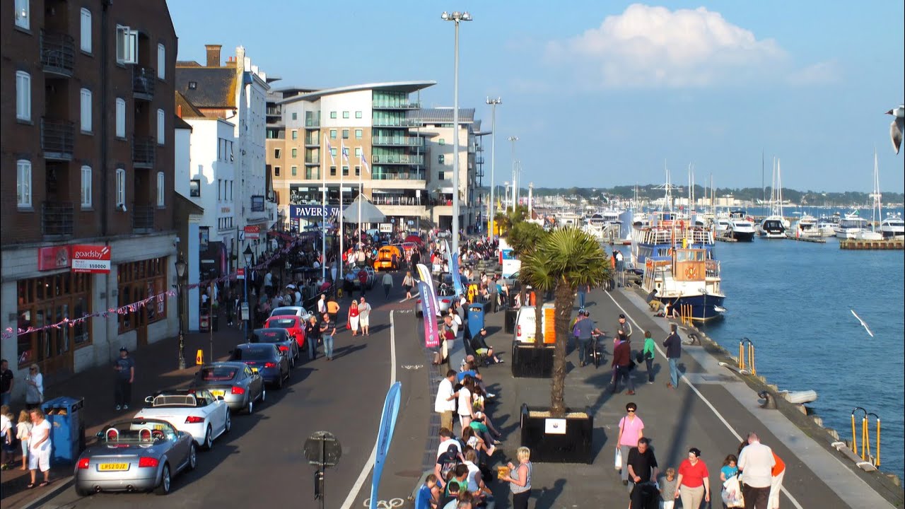 Poole Walking Tour: Discover the Hidden Gems