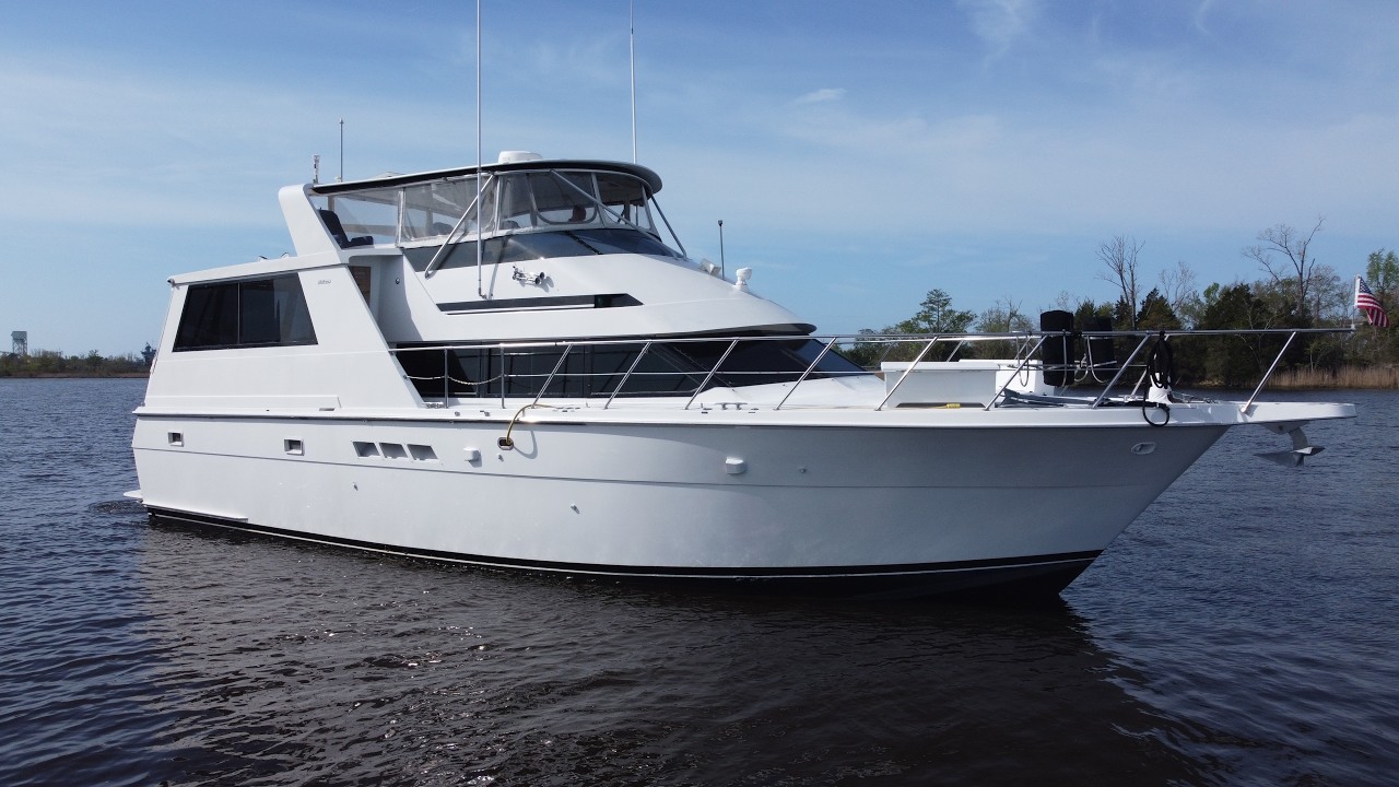 Вы бы жили на такой яхте? Моторная яхта Hatteras 52 с 3 спальнями и 3 ванными комнатами &mdash; экскурс...