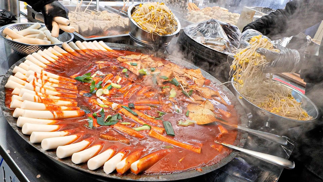 Корейский традиционный рынок, популярная закуска Tteokbokki Master Collection /Корейская уличная еда