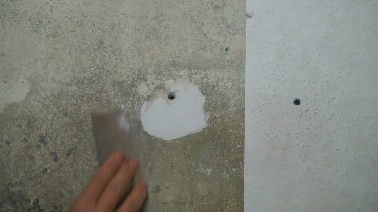 COME COPRIRE UN FORO Come coprire i buchi nel muro in 3 secondi 😂 Come coprire i buchi nei muri