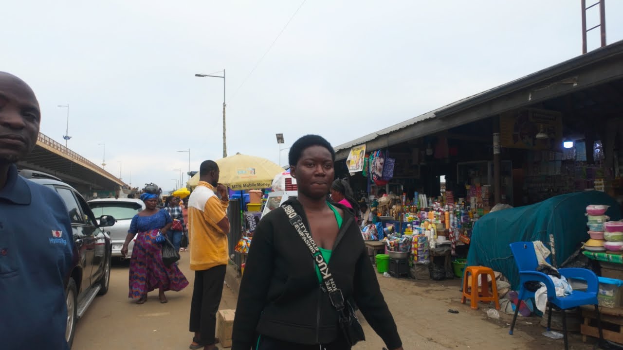 WALKING THROUGH A BUSY STREET IN KASOA | REAL CITY LIFE EXPERIENCE