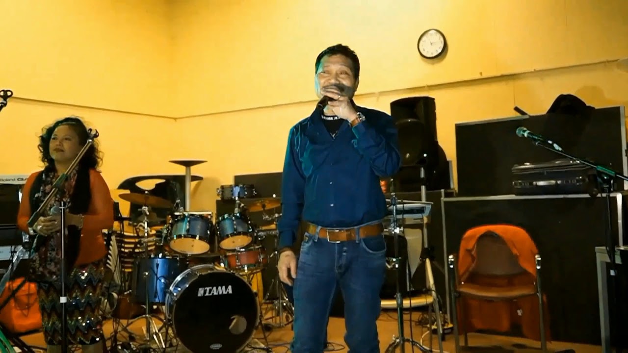 Levi Pawiro :Andeng andeng Telu mpeg 4 HD.