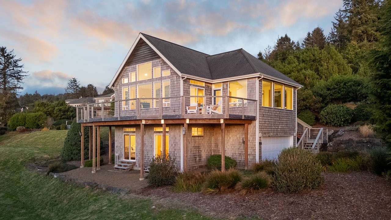 5950 Pacific Overlook Dr