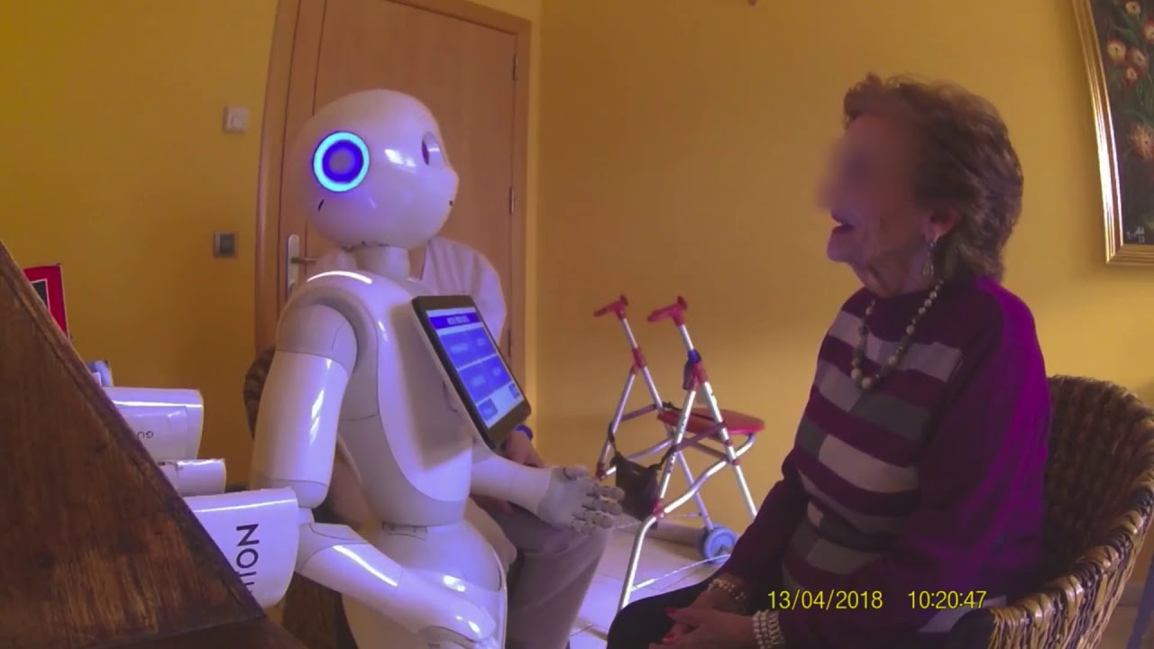 Interacción robot Copito con mayores de la Residencia Lacort (Valladolid)