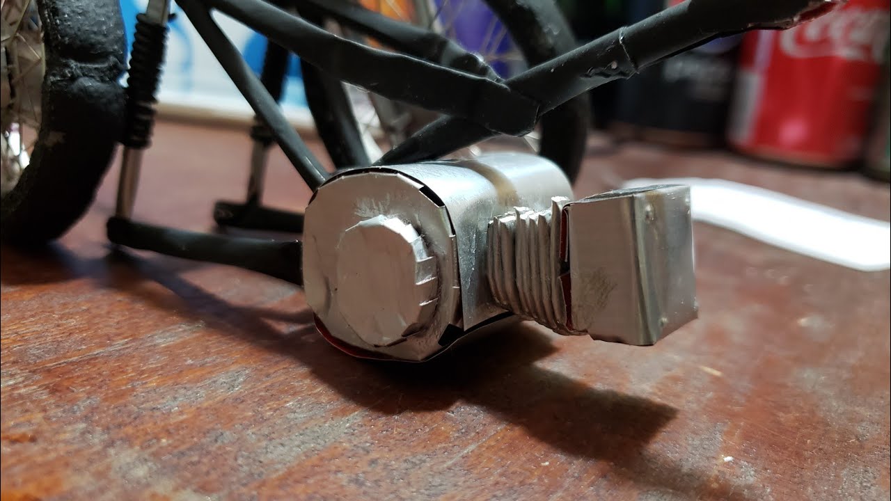 (TUTORIAL) como montar uma mini Honda POP 110i de latinha de alumínio (parte 3)