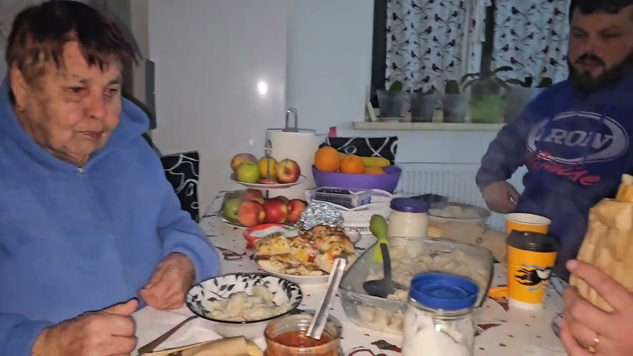 Николай привёз горячие кофе ☕️