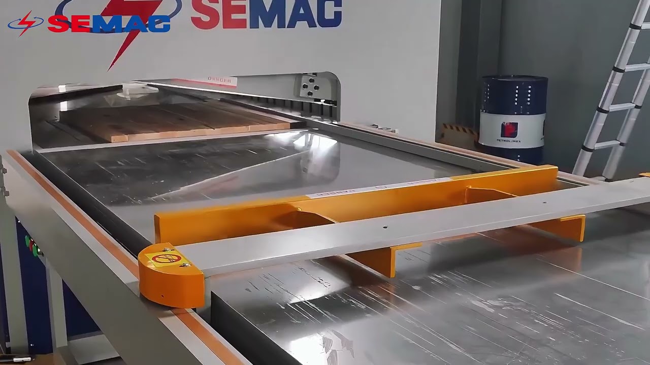 What kind of machinery should a workshop specializing in natural wood furniture invest in?