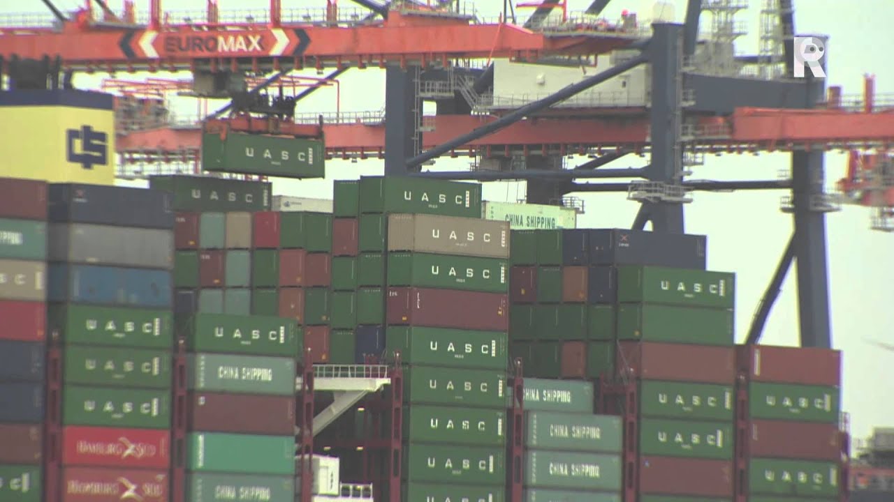 Grootste containerschip ter wereld meert aan in Rotterdam