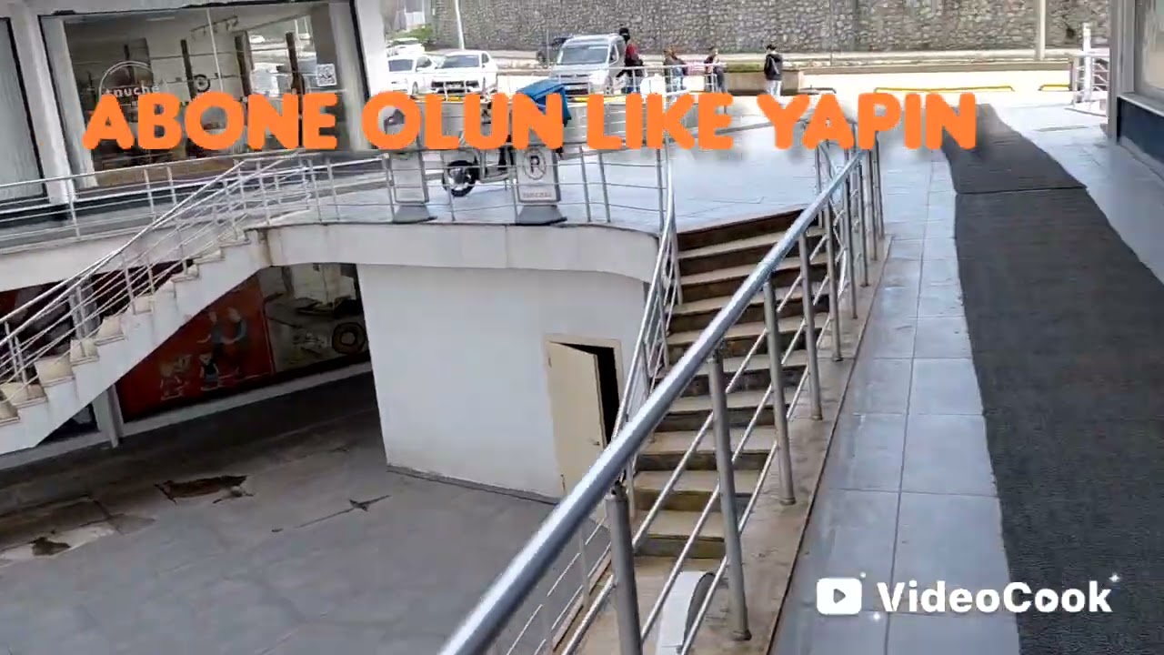 Düzce Üniversitesi hastanede Araştırma Ve Uygulama Merkezi hastanede yolda geziyorum.