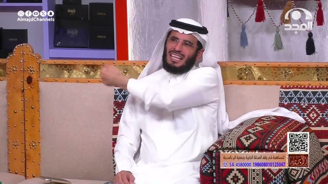 سيارة غمارتين نسم كفرها وفي صندوقها رجل مغطى وامرأة فتوقفوا عند سدرة وهذا اللي صار! علي التميمي